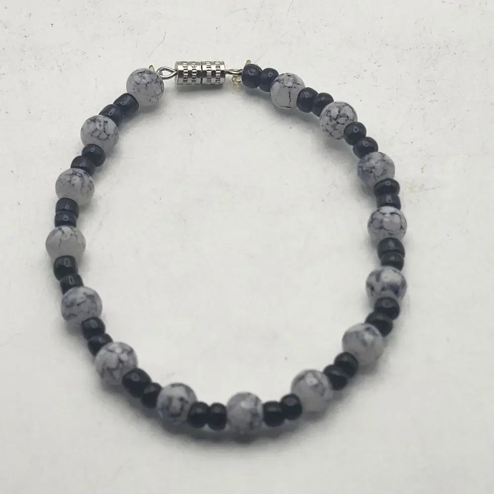 Black White Marbled Bead Bracelet Screw Clasp Costume Jewelry Unisex 6.5 Inch